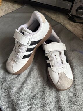 adidas White Sneakers with Black Stripes and Brown Sole - Kids